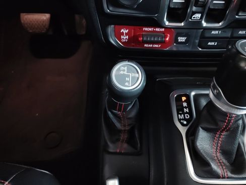 Used 2020 Jeep Wrangler Unlimited Rubicon AWD/4WD image 37