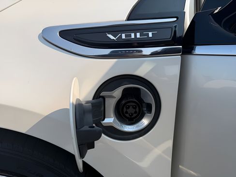 Used 2013 Chevrolet Volt Premium w/ Premium Trim Package FWD image 13