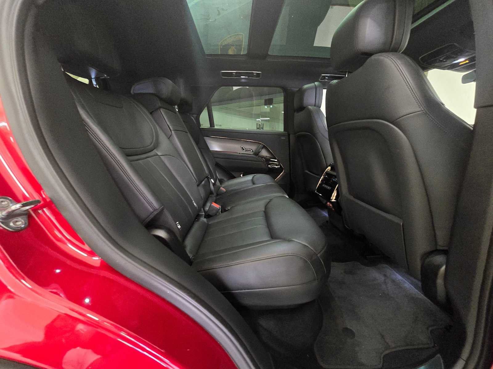 Used 2025 Land Rover Range Rover Sport SE AWD/4WD image 13