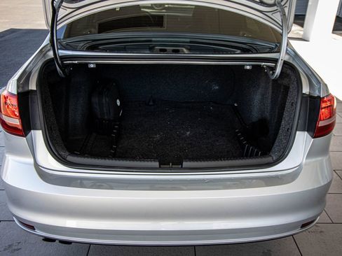 Used 2015 Volkswagen Jetta SE image 16