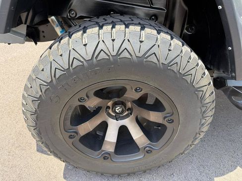 Used 2022 Jeep Wrangler Unlimited Rubicon w/ Xtreme Recon 35" Tire Package AWD/4WD image 17