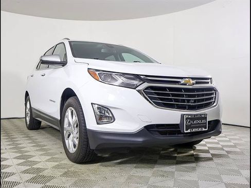 Used 2021 Chevrolet Equinox Premier AWD/4WD image 2