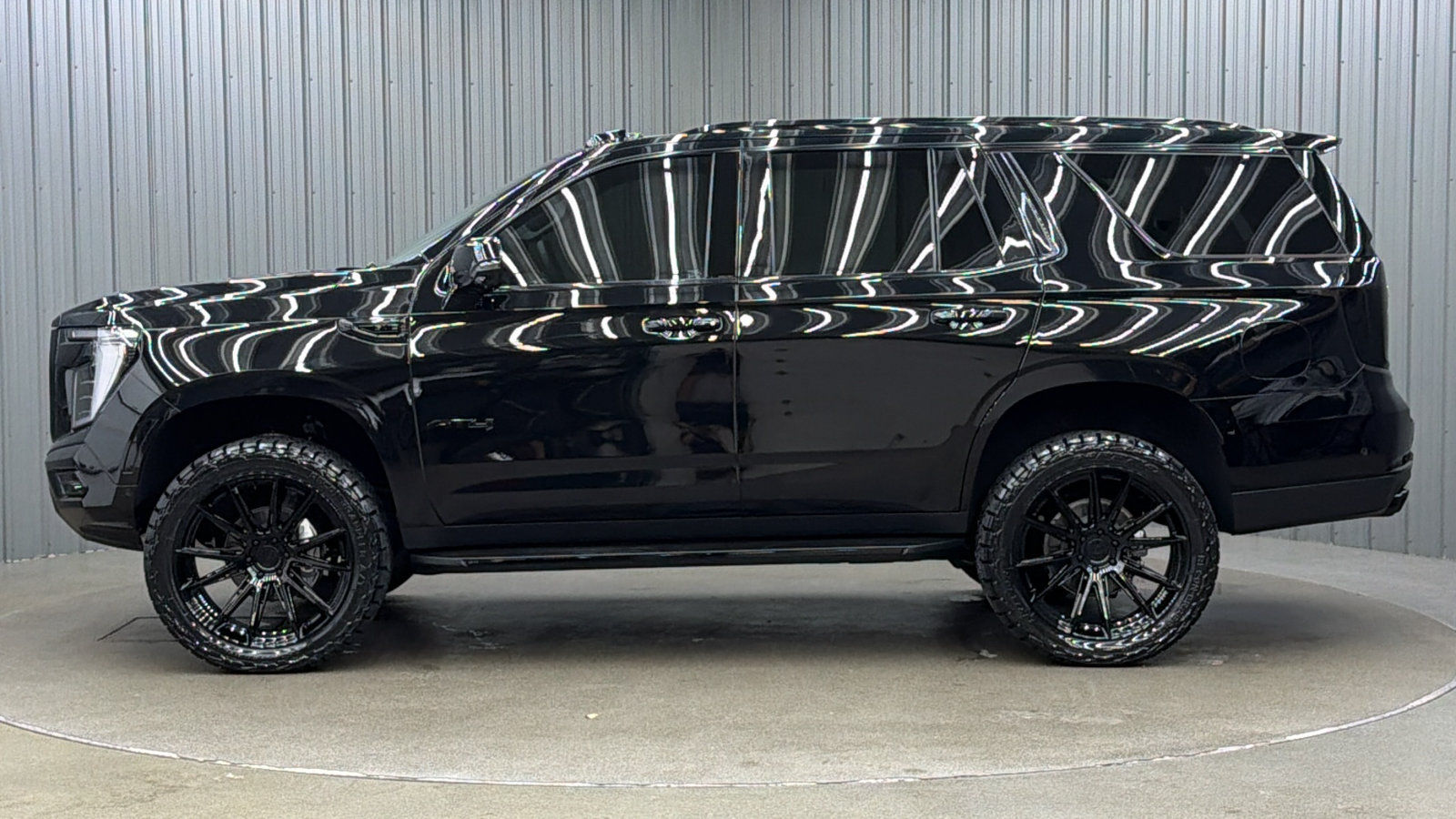 Used 2026 GMC Yukon AT4 AWD/4WD image 2