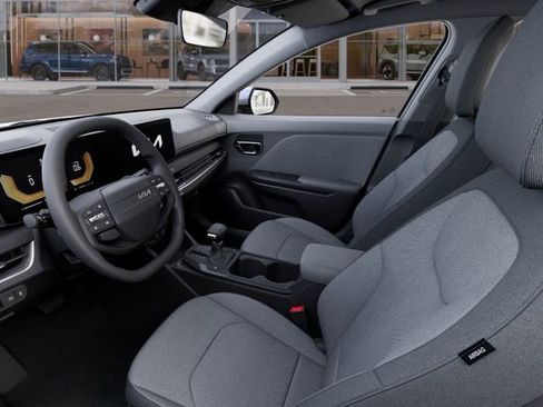 Used 2025 Kia K4 LX image 18