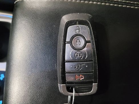 Used 2021 Ford Explorer XLT w/ Equipment Group 202A image 32