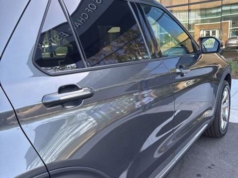 Used 2020 Ford Explorer Platinum w/ Premium Technology Package image 4