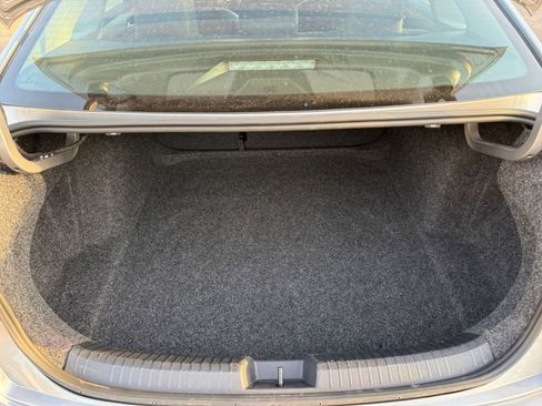 Used 2025 Volkswagen Jetta SE image 32