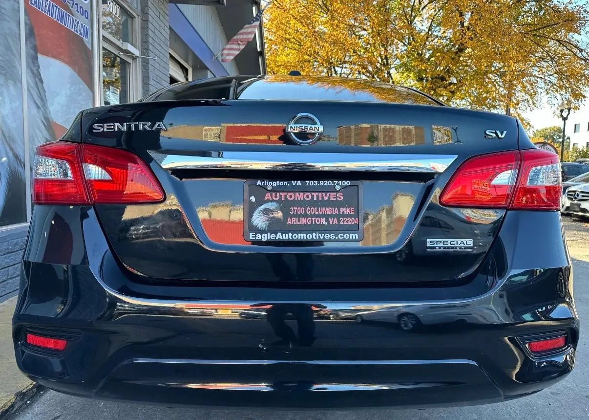 Used 2019 Nissan Sentra SV w/ Special Edition Package FWD image 4