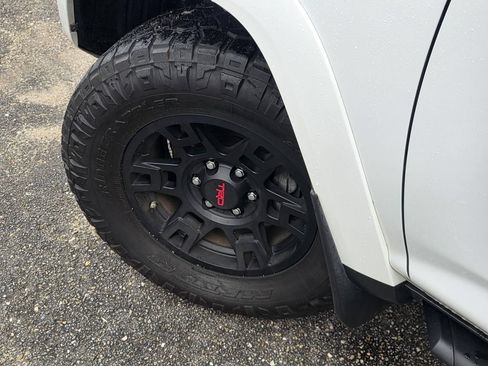 Used 2024 Toyota 4Runner TRD Off-Road Premium w/ Moonroof Package AWD/4WD image 37