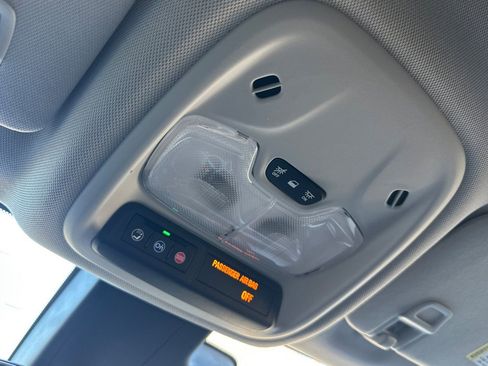 Used 2022 Chevrolet Bolt EUV Premier w/ Super Cruise Package image 23