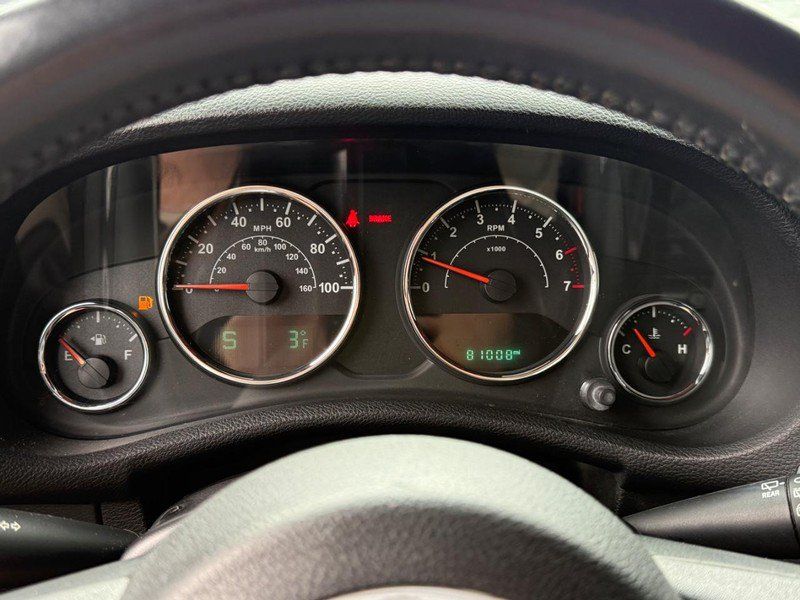 Used 2016 Jeep Wrangler Unlimited Sahara w/ Dual Top Group AWD/4WD image 20