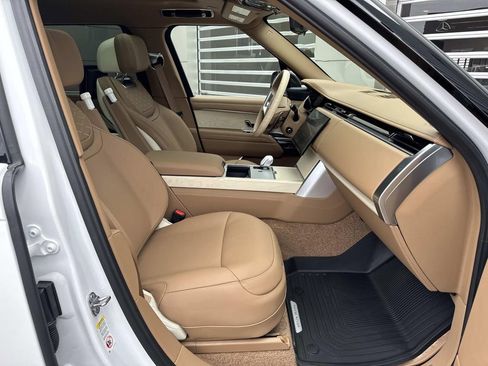 New 2026 Land Rover Range Rover SV AWD/4WD image 10
