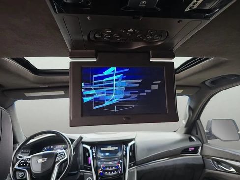 Used 2019 Cadillac Escalade Platinum AWD/4WD image 13