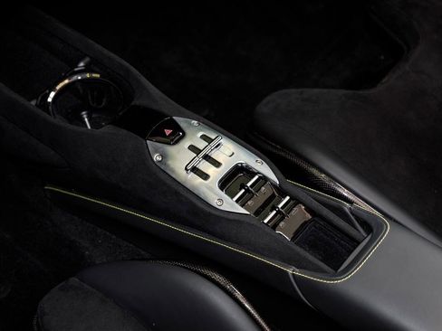 Used 2022 Ferrari SF90 Spider AWD/4WD image 27
