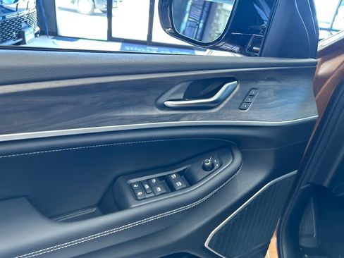 New 2026 Jeep Grand Cherokee Limited AWD/4WD image 14