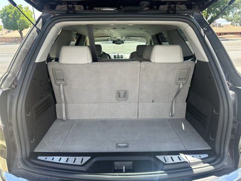 Used 2008 GMC Acadia SLT w/ Cargo Convenience Package AWD/4WD image 16