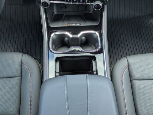 New 2026 Chevrolet Traverse Z71 w/ Enhanced Driving Package AWD/4WD image 6