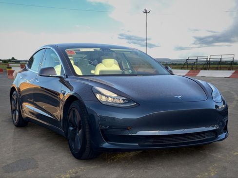 Used 2019 Tesla Model 3 Long Range AWD/4WD image 2