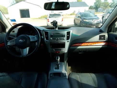 Used 2010 Subaru Outback 2.5i Limited AWD/4WD image 30