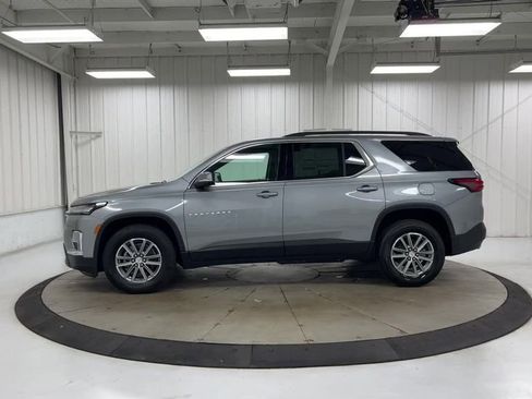 Used 2023 Chevrolet Traverse LT image 5