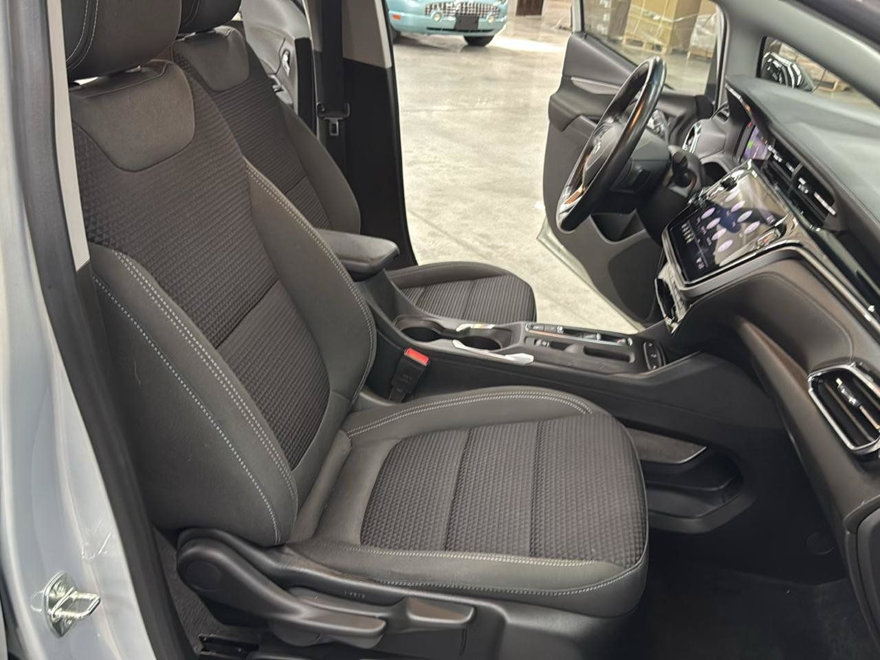 Used 2022 Chevrolet Bolt LT FWD image 18