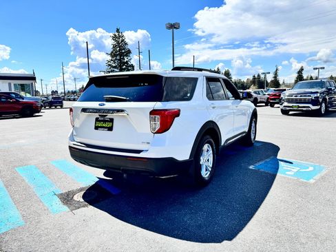 Used 2020 Ford Explorer XLT AWD/4WD image 7