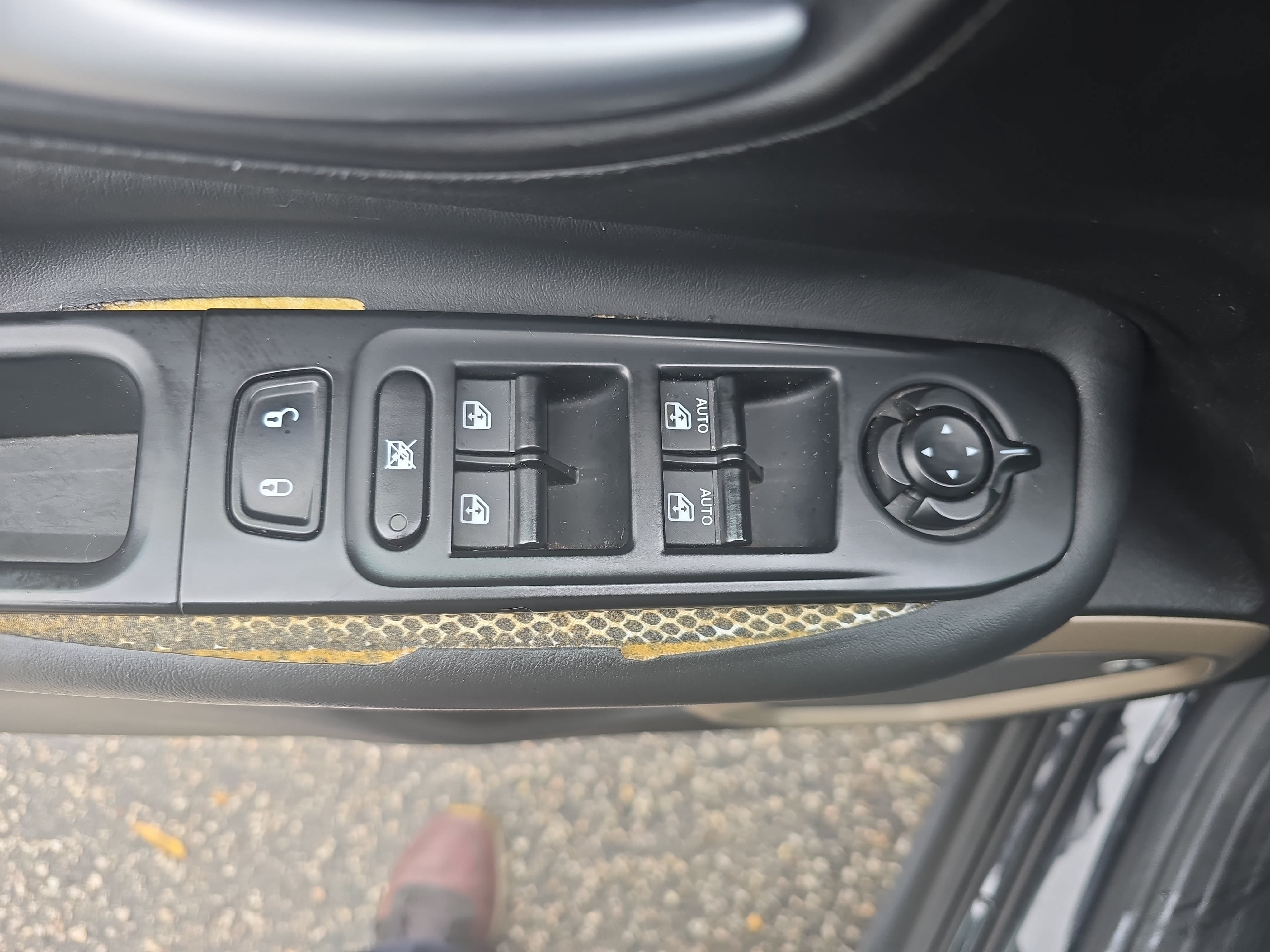 Used 2016 Jeep Renegade 75th Anniversary FWD image 27