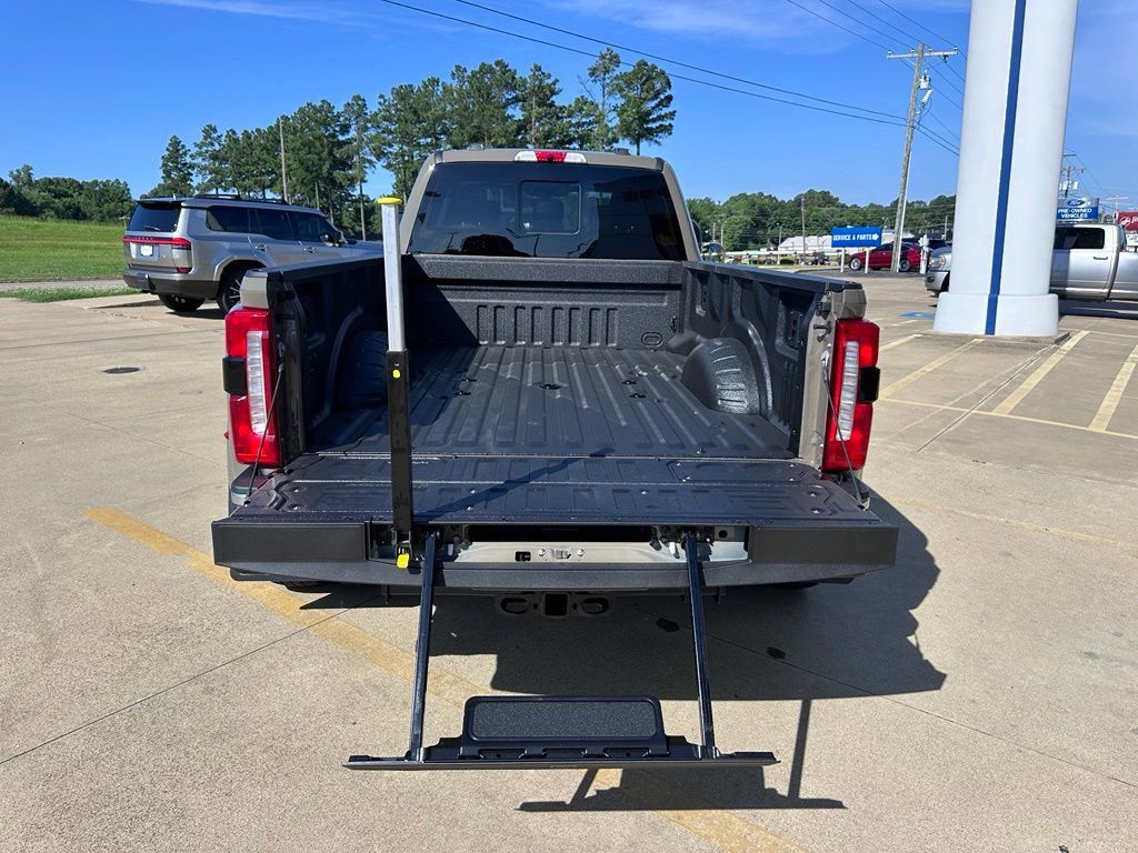 New 2026 Ford F350 Lariat w/ Chrome Package AWD/4WD image 28