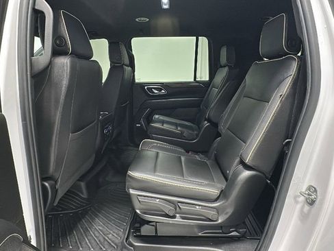 Used 2023 Chevrolet Suburban Premier image 12