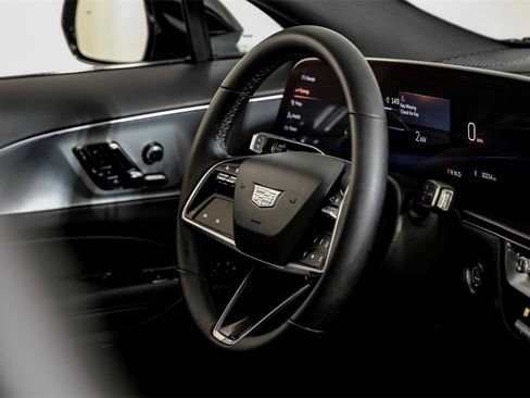 Used 2024 Cadillac Lyriq Tech image 14