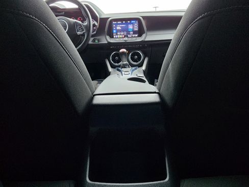 Used 2021 Chevrolet Camaro LT w/ Technology Package image 12