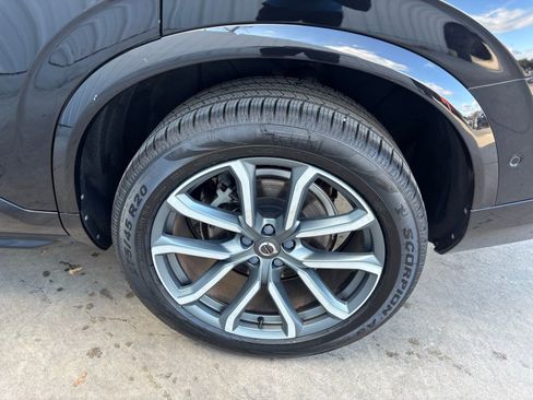 Used 2017 Volvo XC90 T6 Momentum w/ Vision Package image 6