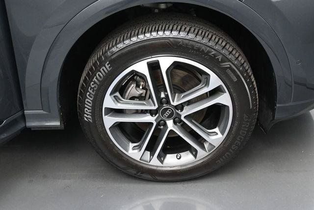 Used 2025 Audi Q5 Premium w/ Convenience Package AWD/4WD image 40