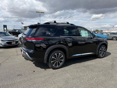 New 2026 Nissan Pathfinder Platinum w/ Accent Package AWD/4WD image 6