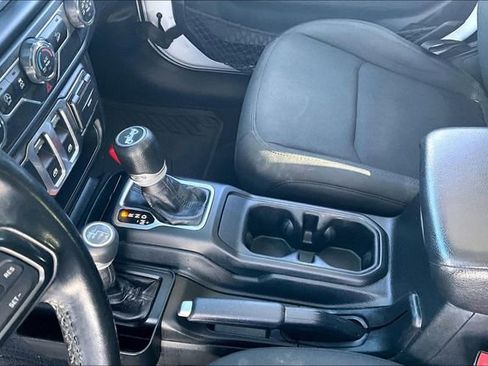 Used 2020 Jeep Wrangler Sport image 15