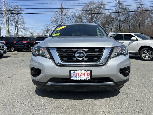 Used 2019 Nissan Pathfinder S image 2