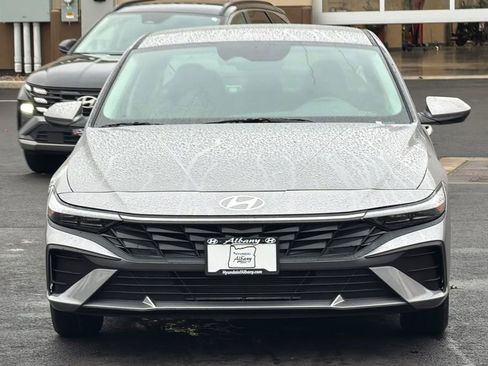 New 2026 Hyundai Elantra SE image 3
