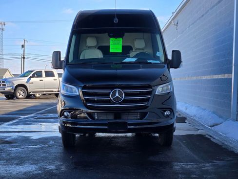 Used 2024 Mercedes-Benz Sprinter 3500 image 26