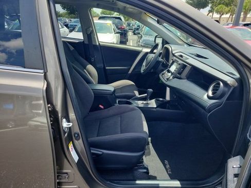 Used 2015 Toyota RAV4 XLE FWD image 9