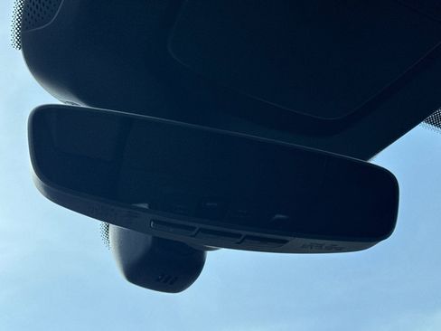 Used 2024 Porsche Macan 4 Electric image 22