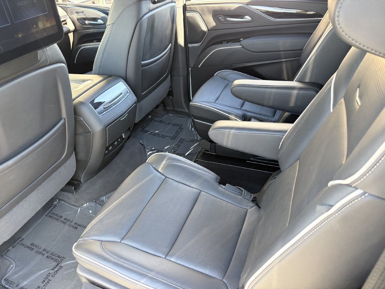 Certified 2024 Cadillac Escalade ESV Sport w/ LPO, ONYX Package RWD image 17