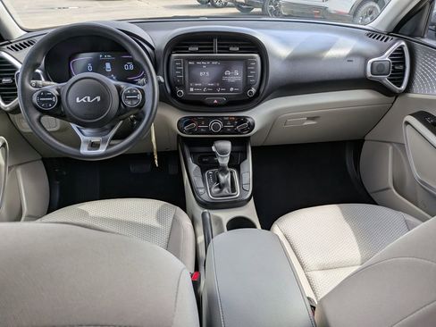 Certified 2025 Kia Soul LX w/ LX Technology Package FWD image 14