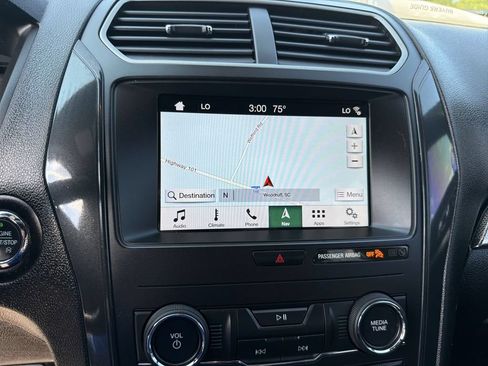 Used 2019 Ford Explorer XLT w/ Equipment Group 201A FWD image 14