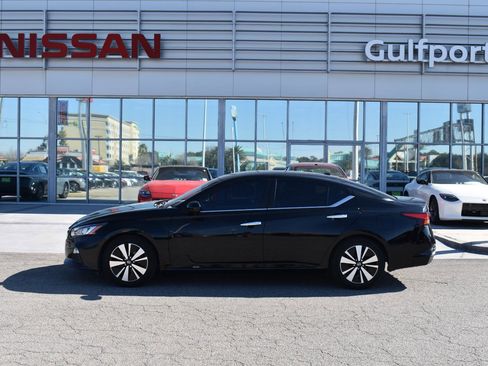 Used 2021 Nissan Altima 2.5 SV image 3