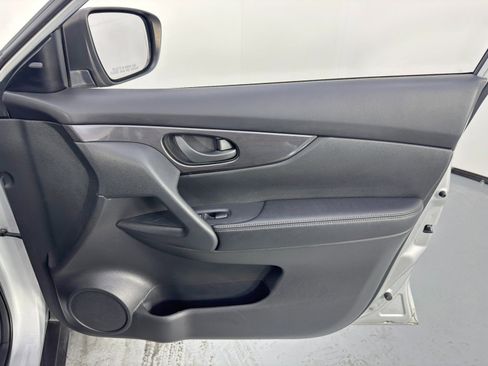 Used 2020 Nissan Rogue S image 36