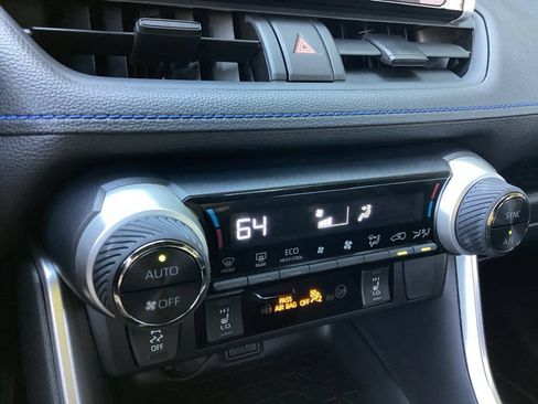 Used 2025 Toyota RAV4 SE w/ Convenience Package AWD/4WD image 15