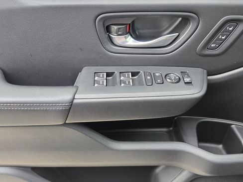 Certified 2025 Honda Pilot Touring image 29