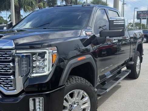 Used 2022 GMC Sierra 3500 Denali w/ Denali Ultimate Package AWD/4WD image 6