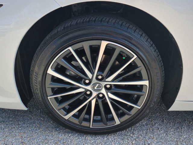 Used 2025 Lexus ES 350 w/ Premium Package FWD image 11