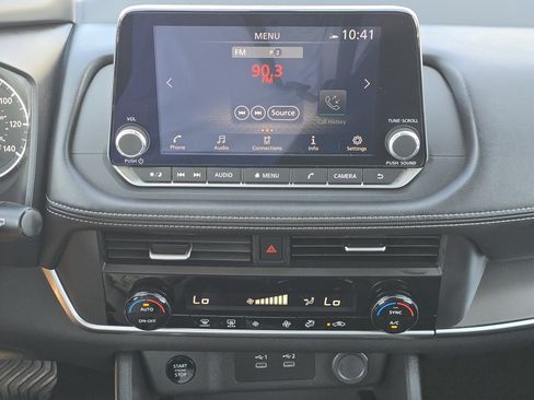Used 2025 Nissan Rogue SV FWD image 23